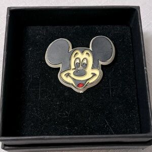Vintage Mickey Mouse Plastic Disney Pin 1970’s